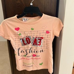 Children’s graphic shirt with sequins